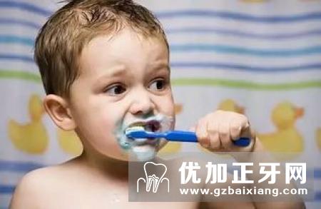 幼儿换牙时期需谨慎正常情况